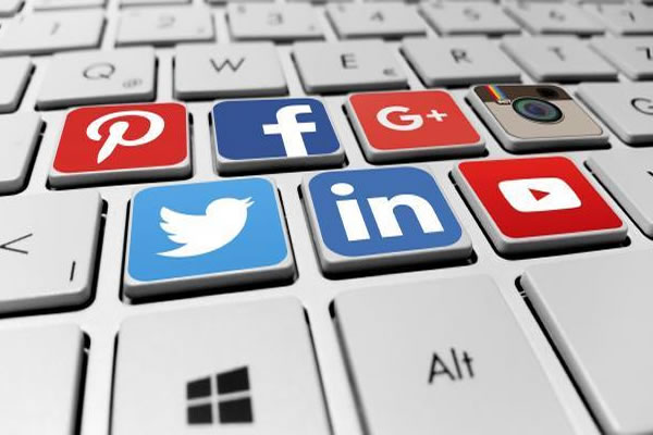 You are currently viewing How to gain business on social media